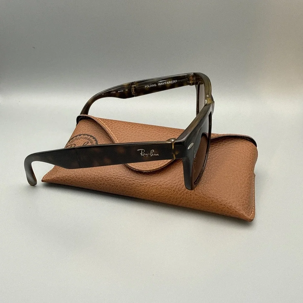 Ray-Ban Wayfarer Folding Classic Tortoise Frame w/ Ray-Ban Travel Case -Vintage